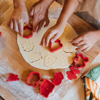 Εικόνα της Set of 5 Cookie Cutters with Stamps Christmas - Cookie Time! Legami