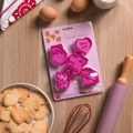 Εικόνα της Set of 5 Cookie Cutters with Stamps Valentine’s Day - Cookie Time! Legami